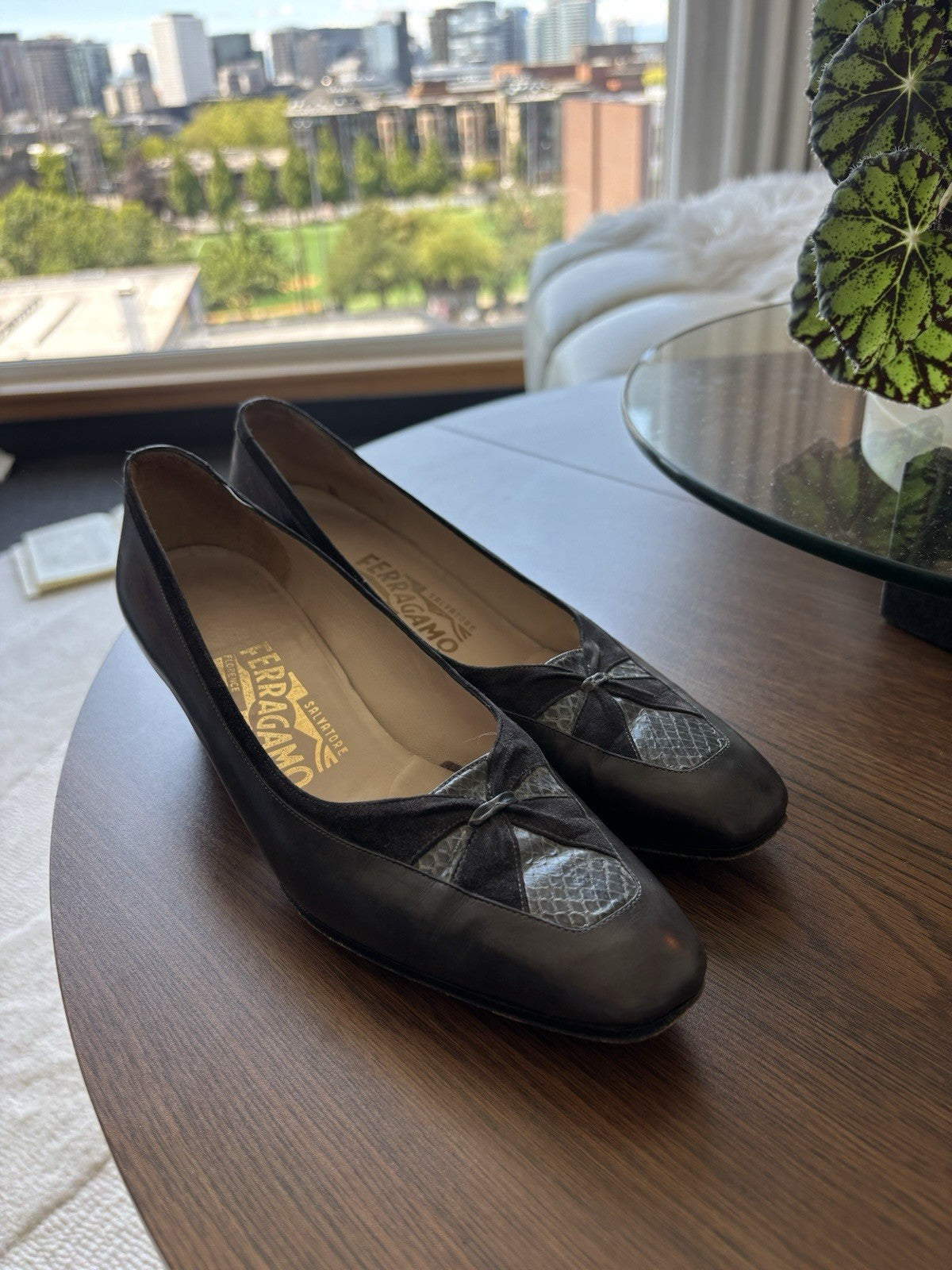 SALVATORE FERRAGAMO Vintage Italy Brown Leather Python Pumps Shoes 7.5 AA Narrow