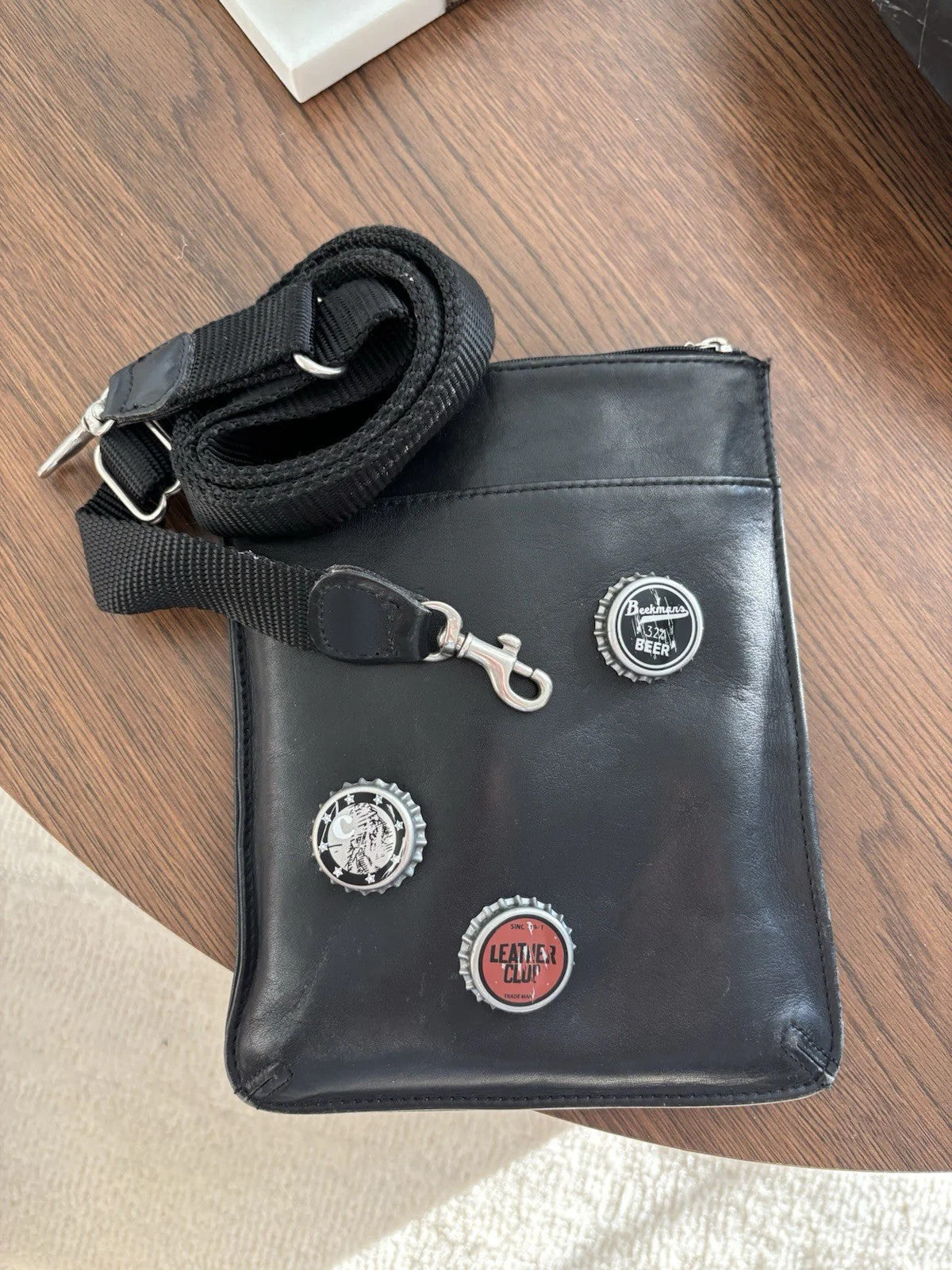 COACH Vintage Black Leather Pouch Crossbody Custom Bottle Cap Pins (org $125)