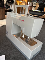 SINGER Sewing Machine (org $350)