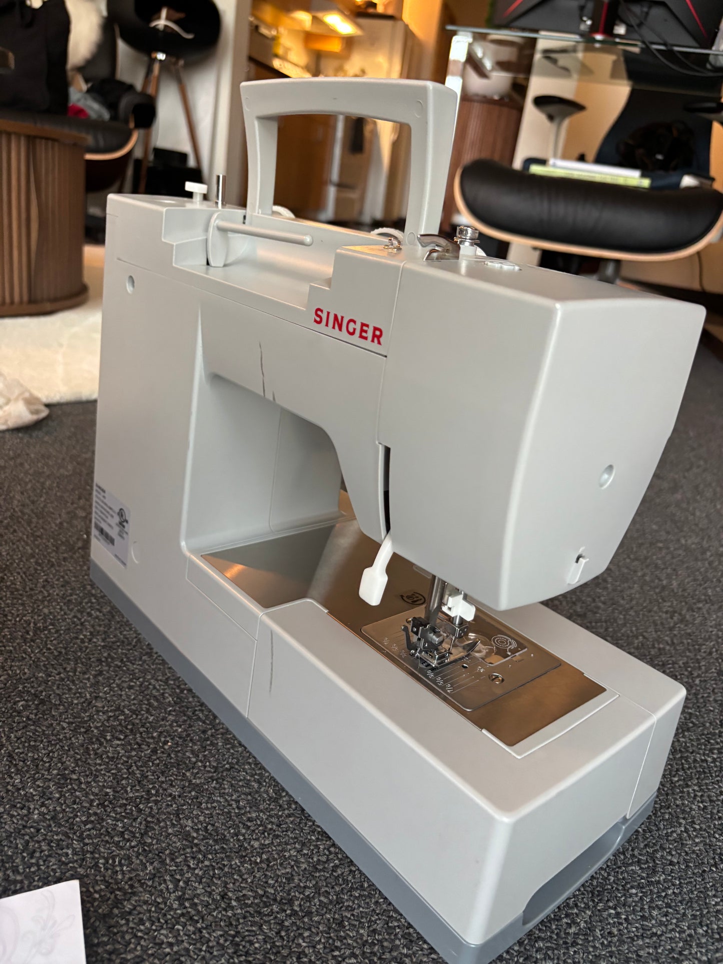 SINGER Sewing Machine (org $350)