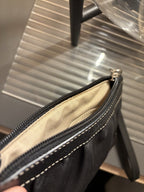 COACH Vintage 2005 Black Cow Leather Wristlet Silver Zip Pouch Contrast Stitch