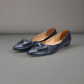 SALVATORE FERRAGAMO Vintage Italy Leather Navy Bow Pumps Shoes 7.5 AA Narrow