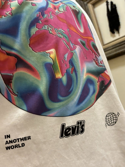NWT Retro LEVI’S Brand “In Another World” Print 2XL Long Sleeve T Shirt ($39.50)
