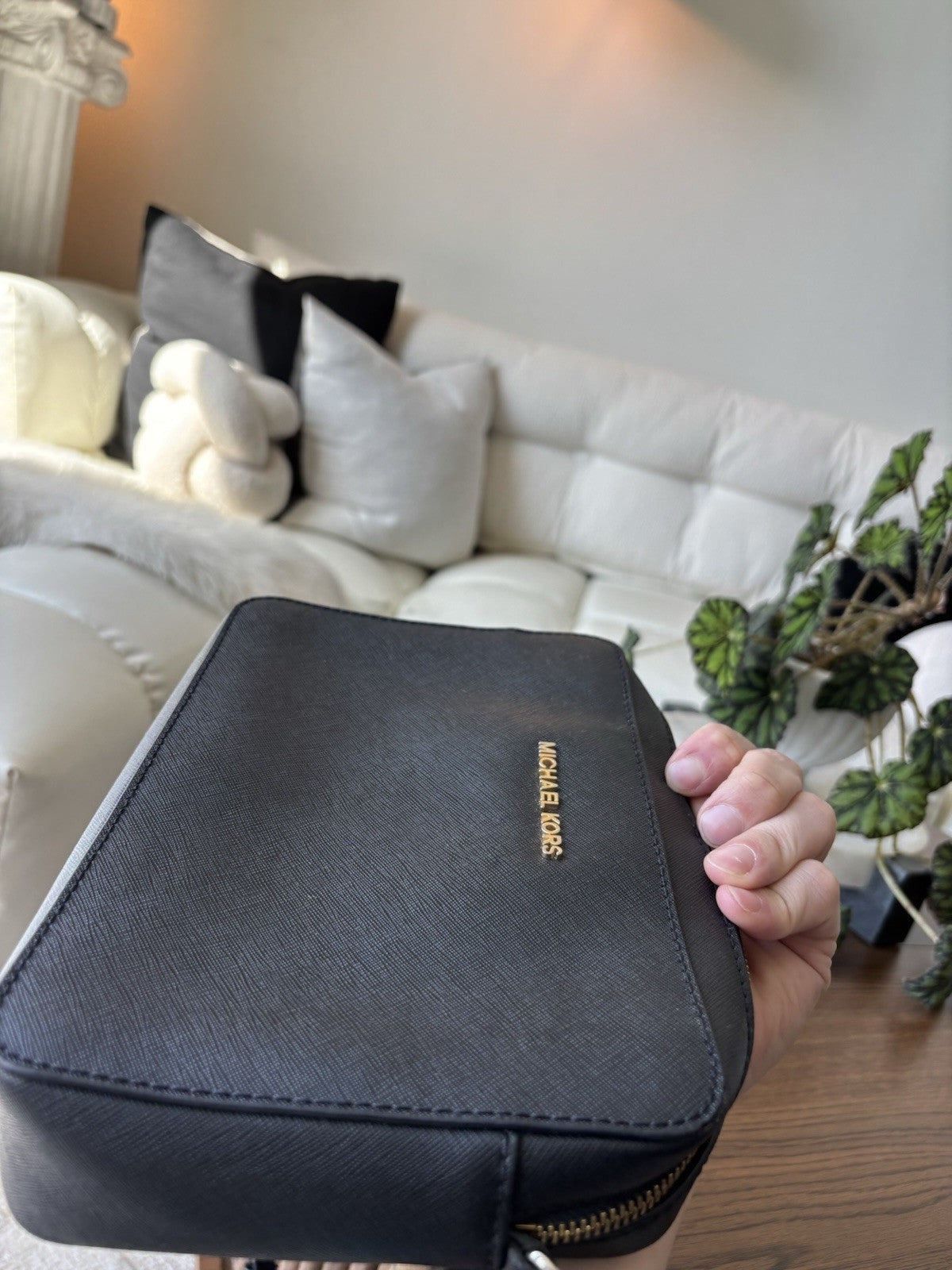 MICHALE KORS Leather Crossbody Bag Purse Zip Black/Gold Chain Strap (org $258)