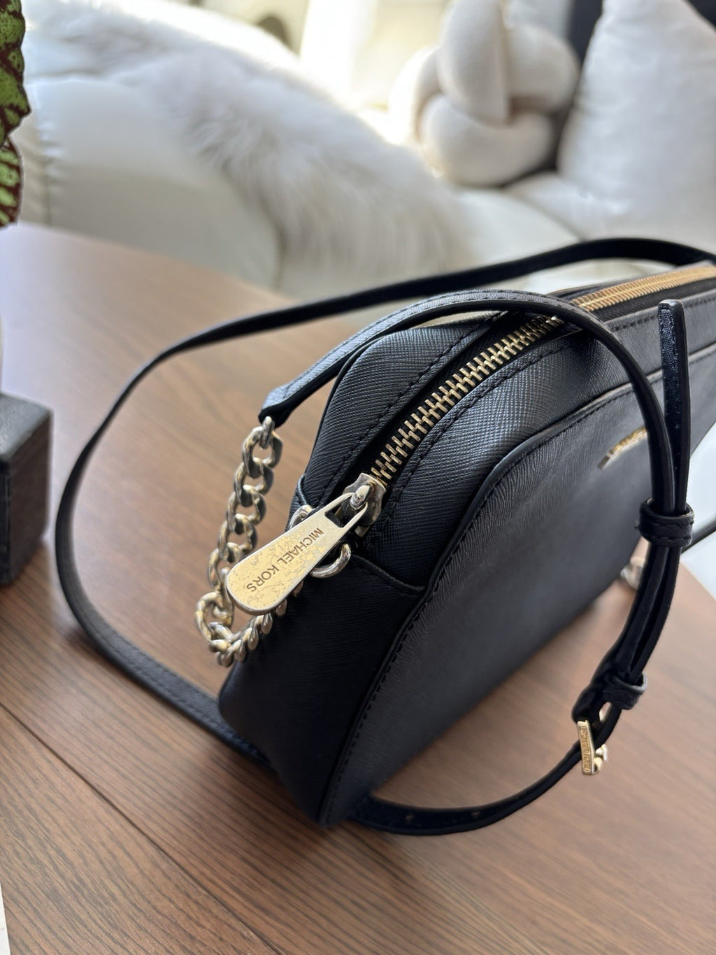 MICHALE KORS Leather Crossbody Bag Purse Zip Black/Gold Chain Strap (org $258)