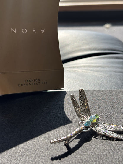 NWT beautiful AVON vintage 1980 Large pastel rhinestone dragonfly Insect brooch