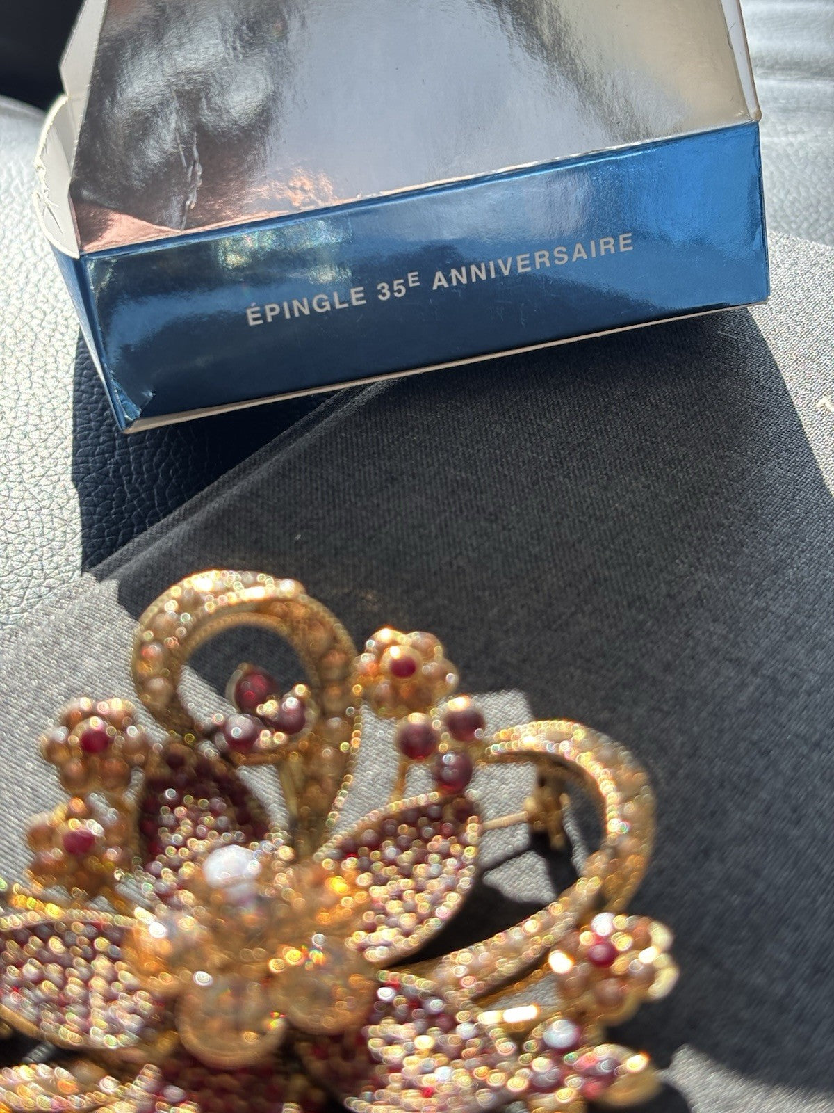 AVON Brooch Pin Ruby Red /Amber Rhinestones Gold 35 Year Anniversary 3” New