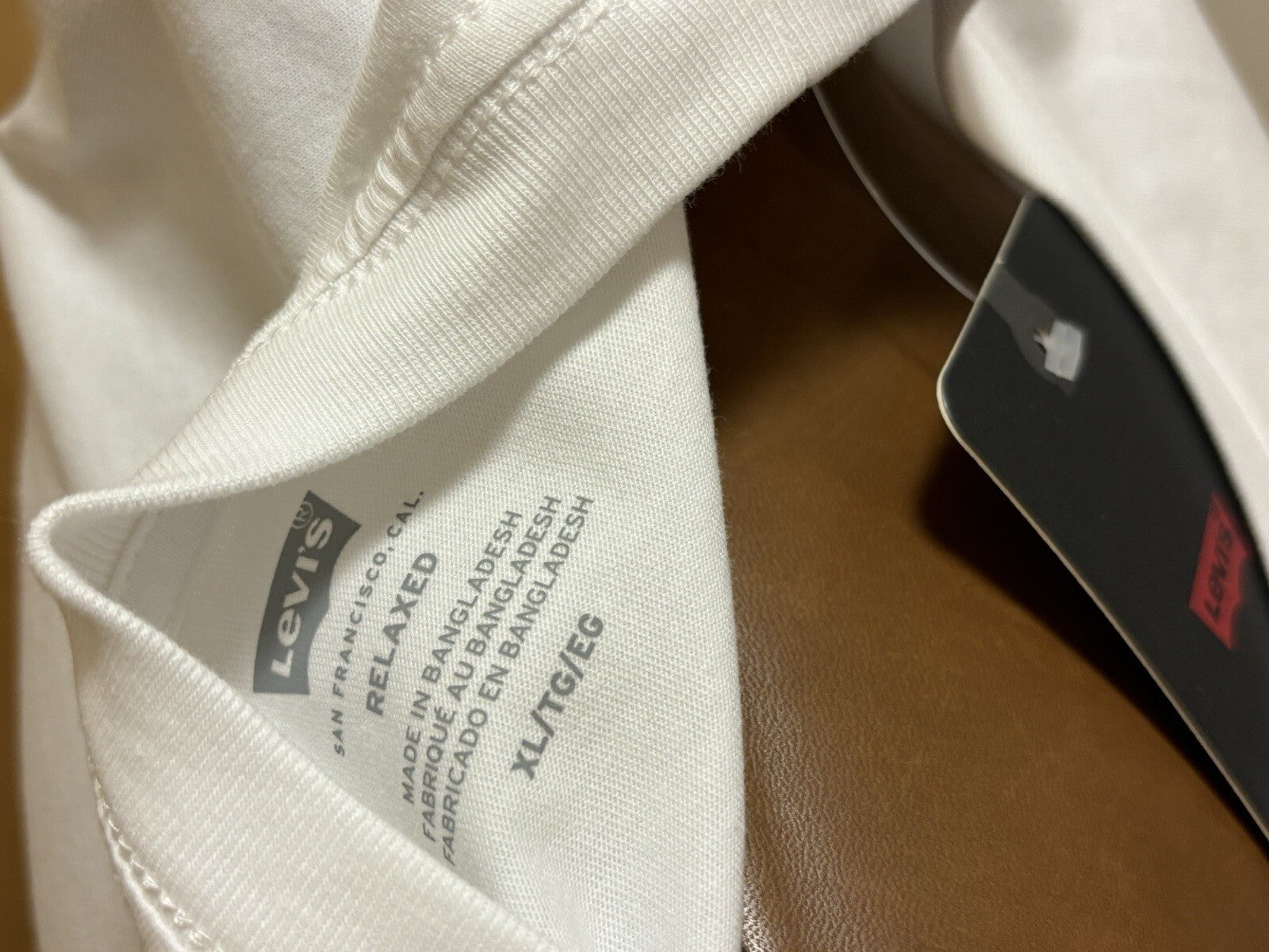 NWT Retro LEVI’S Brand “In Another World” Print 2XL Long Sleeve T Shirt ($39.50)