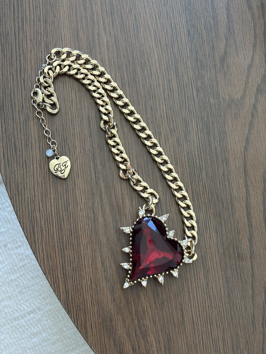 BETSEY JOHNSON Red Heart Necklace Spiked Pendant Statement Gold Chain (org $145)
