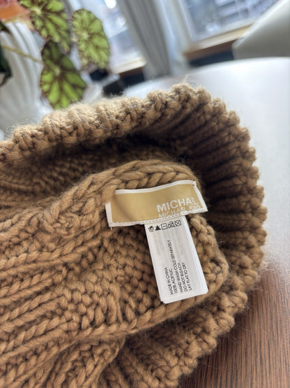 MICHAEL KORS Designer Cable Knit Beanie Hat Pom-Pom Tan Brown Gold Logo(org $98)