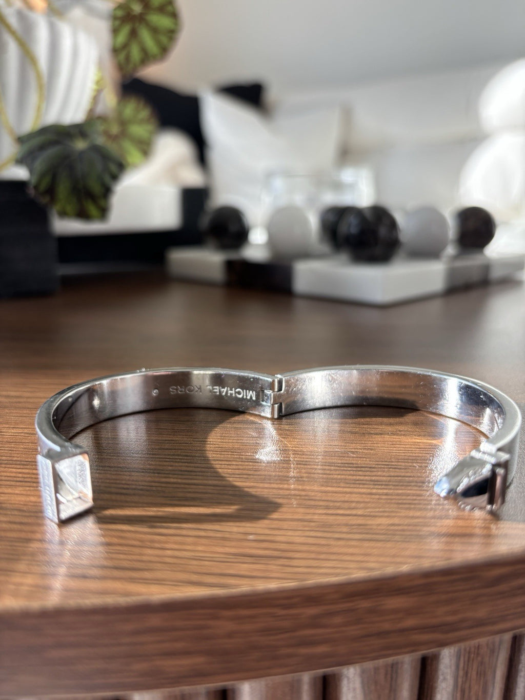 MICHAEL KORS Crystal Buckle Hardware Silver Stainless Steel Bangle Bracelet +Bag