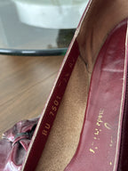 SALVATORE FERRAGAMO Vintage Italy Patent Leather Maroon Bow Pumps Shoes 7.5 AA