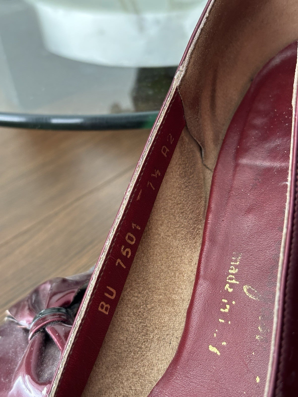 SALVATORE FERRAGAMO Vintage Italy Patent Leather Maroon Bow Pumps Shoes 7.5 AA