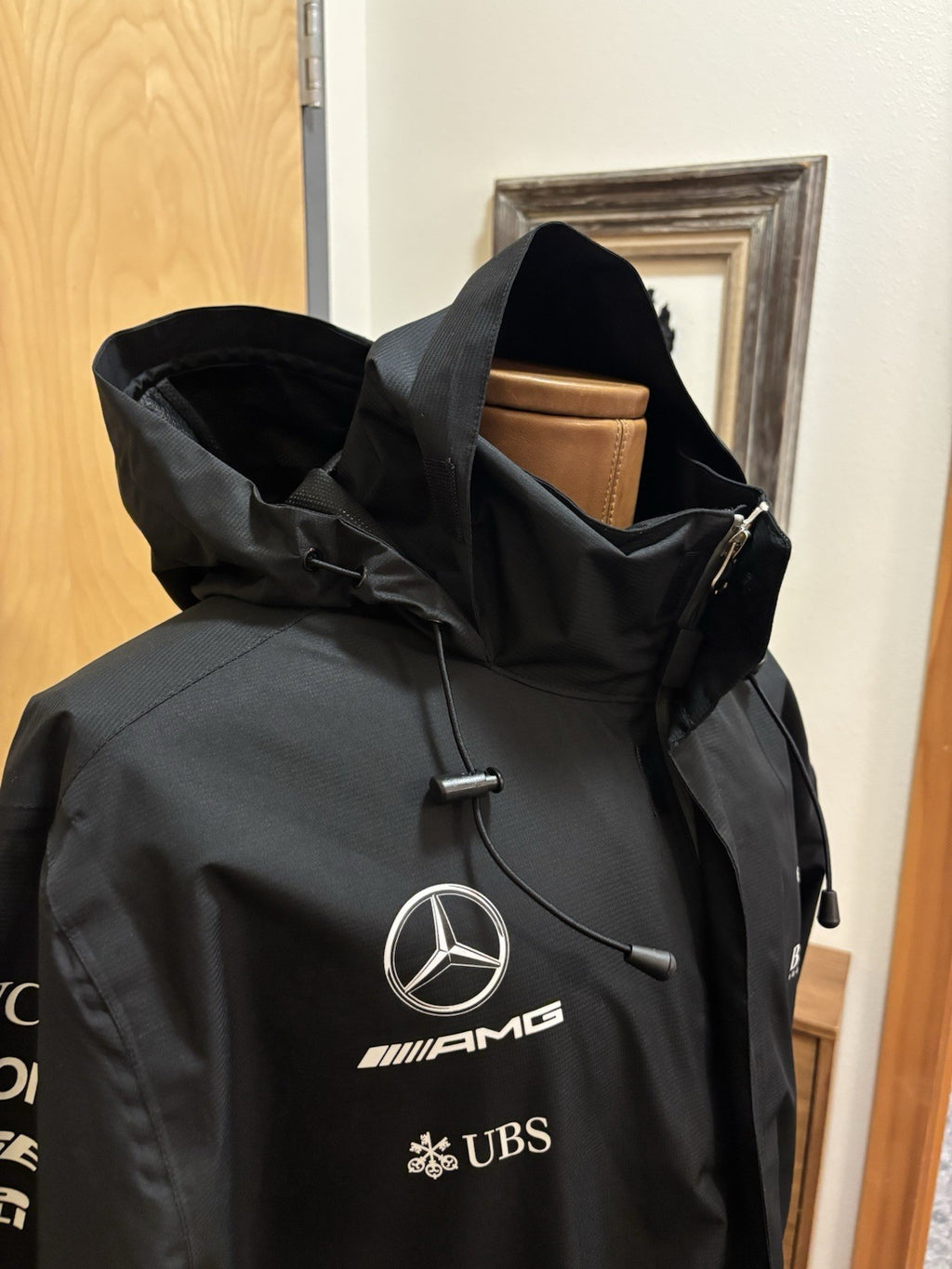 HUGO BOSS Mercedes Amg Petronas Formula One Team Windbreaker Coat Zip Jacket XL