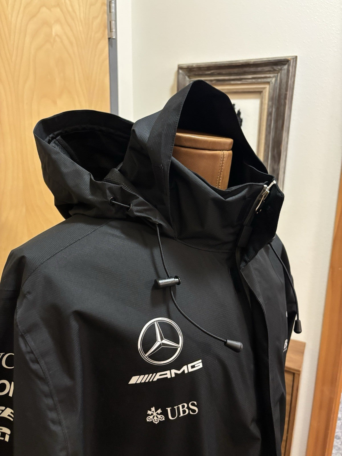 HUGO BOSS Mercedes Amg Petronas Formula One Team Windbreaker Coat Zip Jacket XL