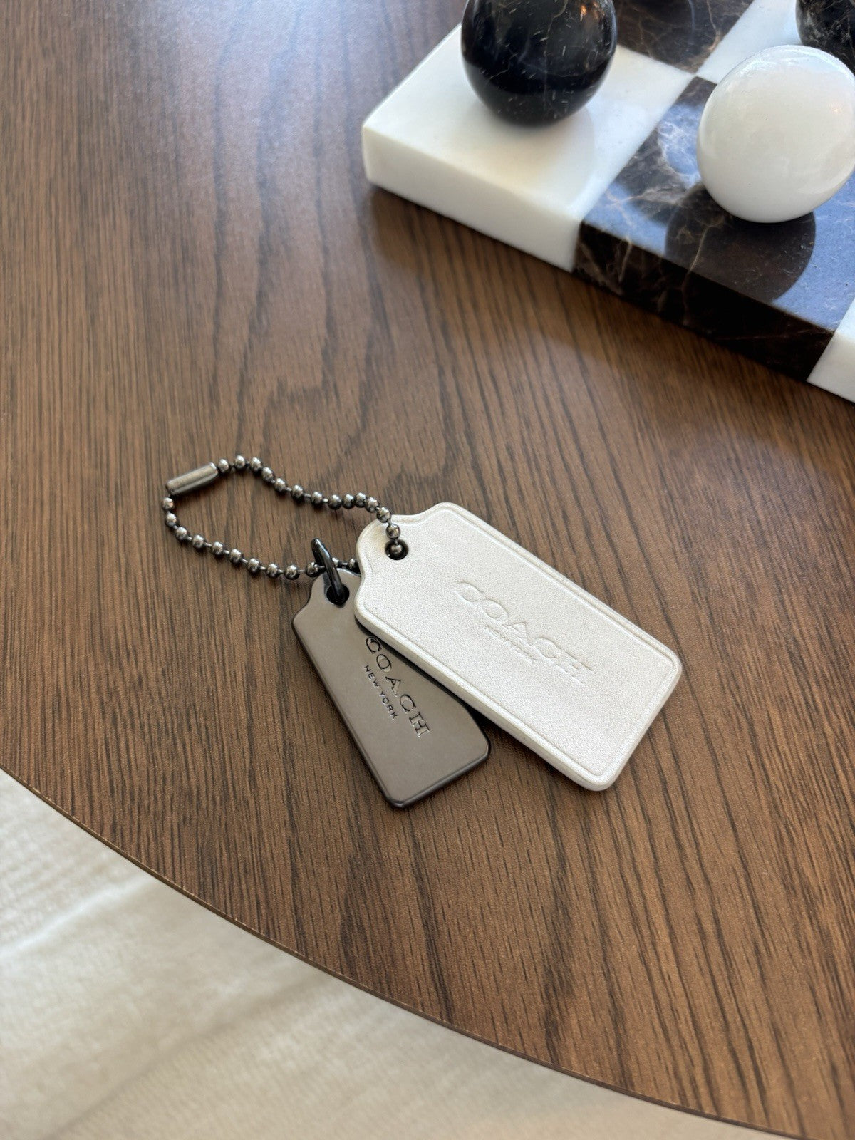 COACH Designer 2 Hanging Bag Charm Fob Chalk White Leather /Gunmetal Tag & Chain