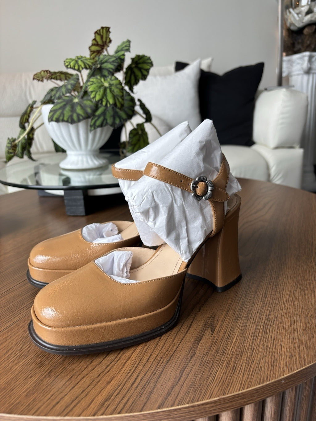 COACH Designer Tea Rose Honey Brown Leather Block Heel Pump Size 6 (org $195)