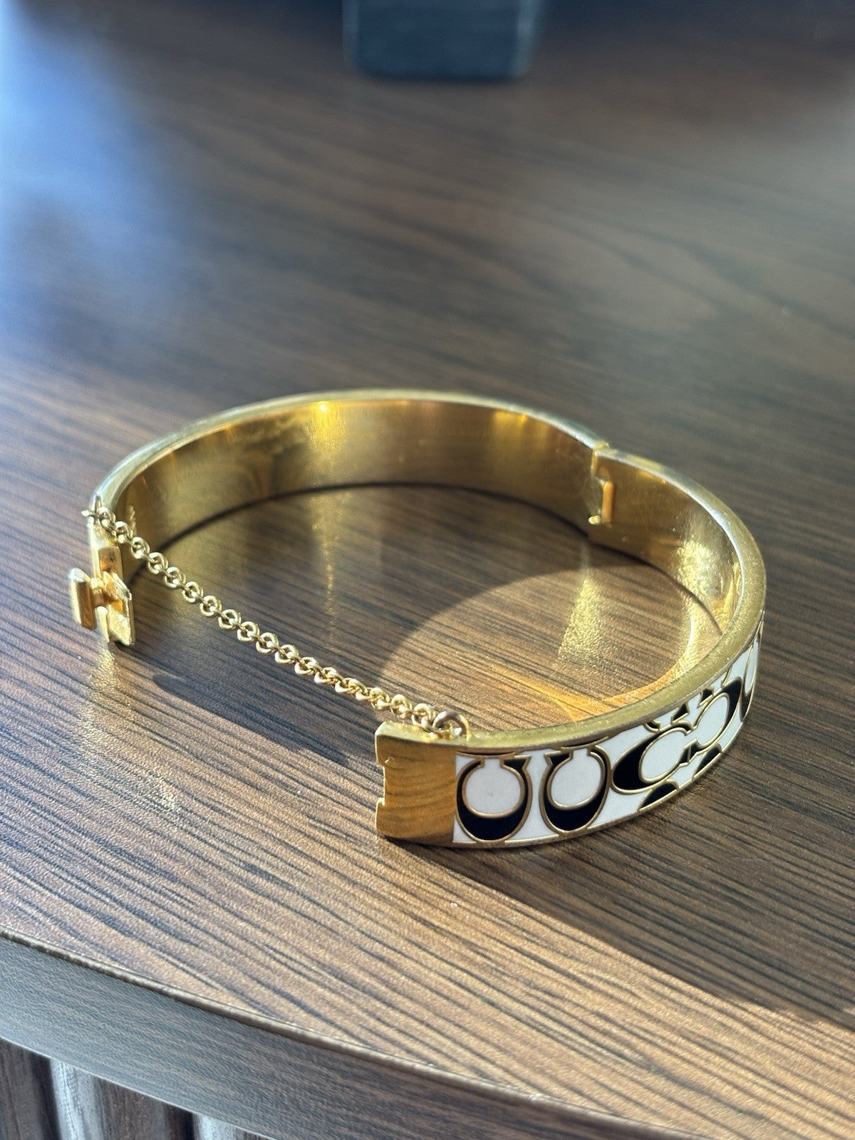 COACH 1999 Bangle Bracelet Vintage Black/Gold Chain Clasp Signature C Logo