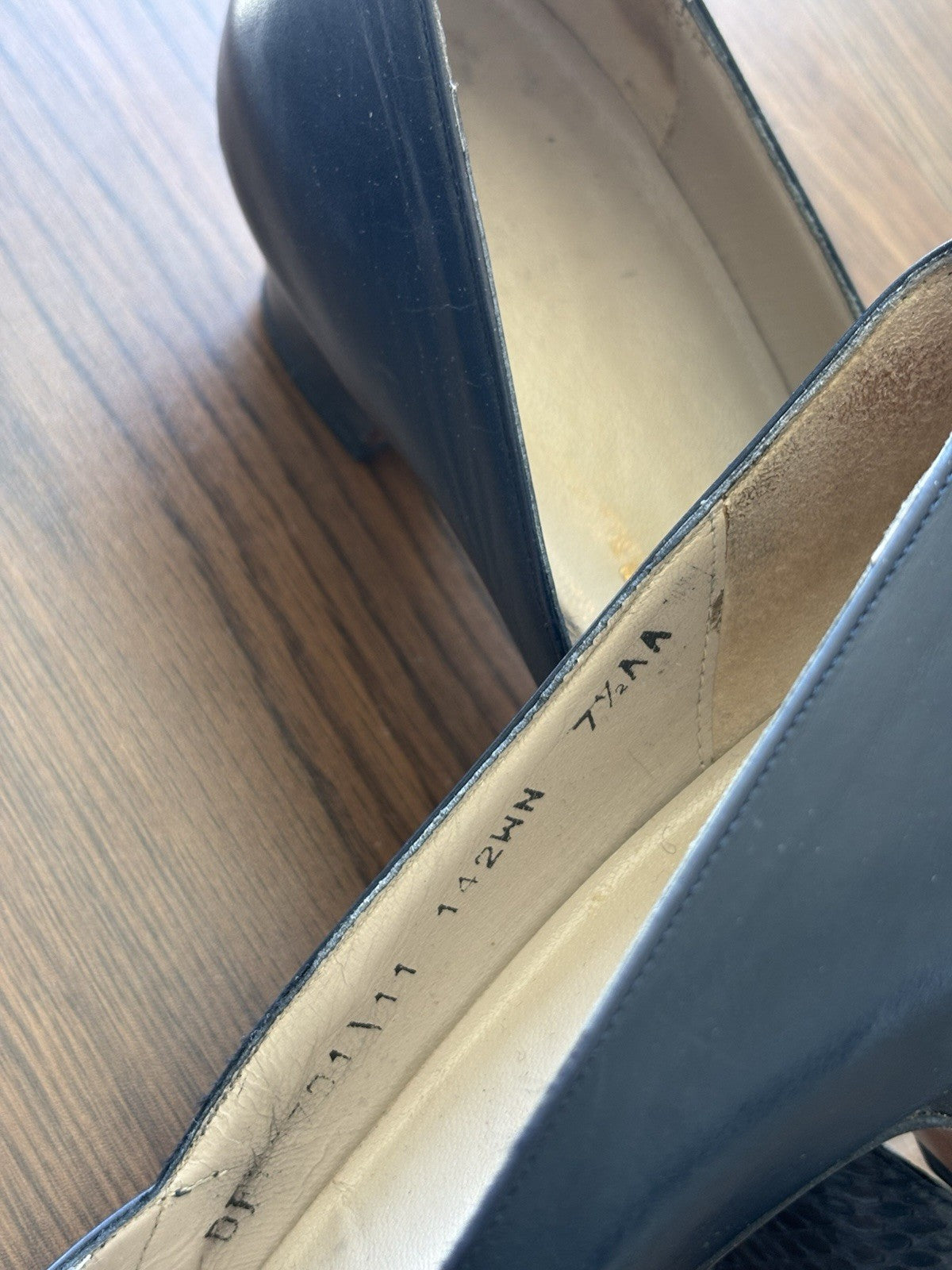 SALVATORE FERRAGAMO Vintage Italy Navy Leather/Python Pumps Shoes 7.5 AA Narrow