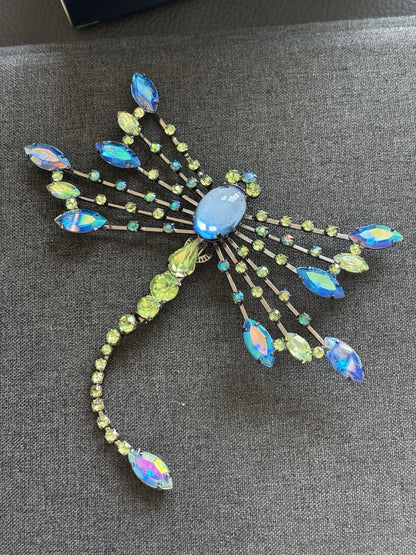 NWT Vintage AVON Giant Dragonfly Bug Insect Rhinestone Cute Dangle Pin Brooch