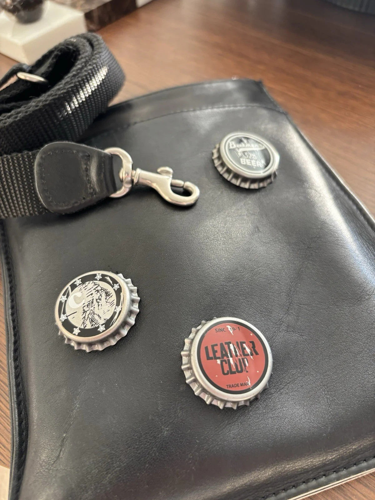 COACH Vintage Black Leather Pouch Crossbody Custom Bottle Cap Pins (org $125)