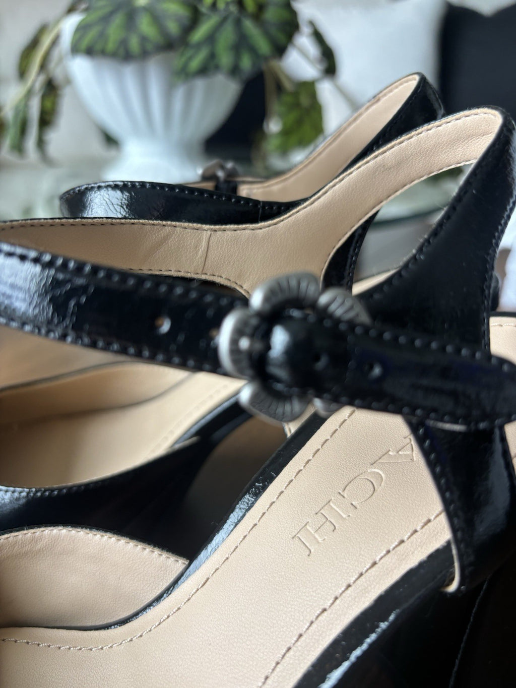 COACH Designer Tea Rose Black Glazed Leather Block Heel Pump Size 6 (org $195)