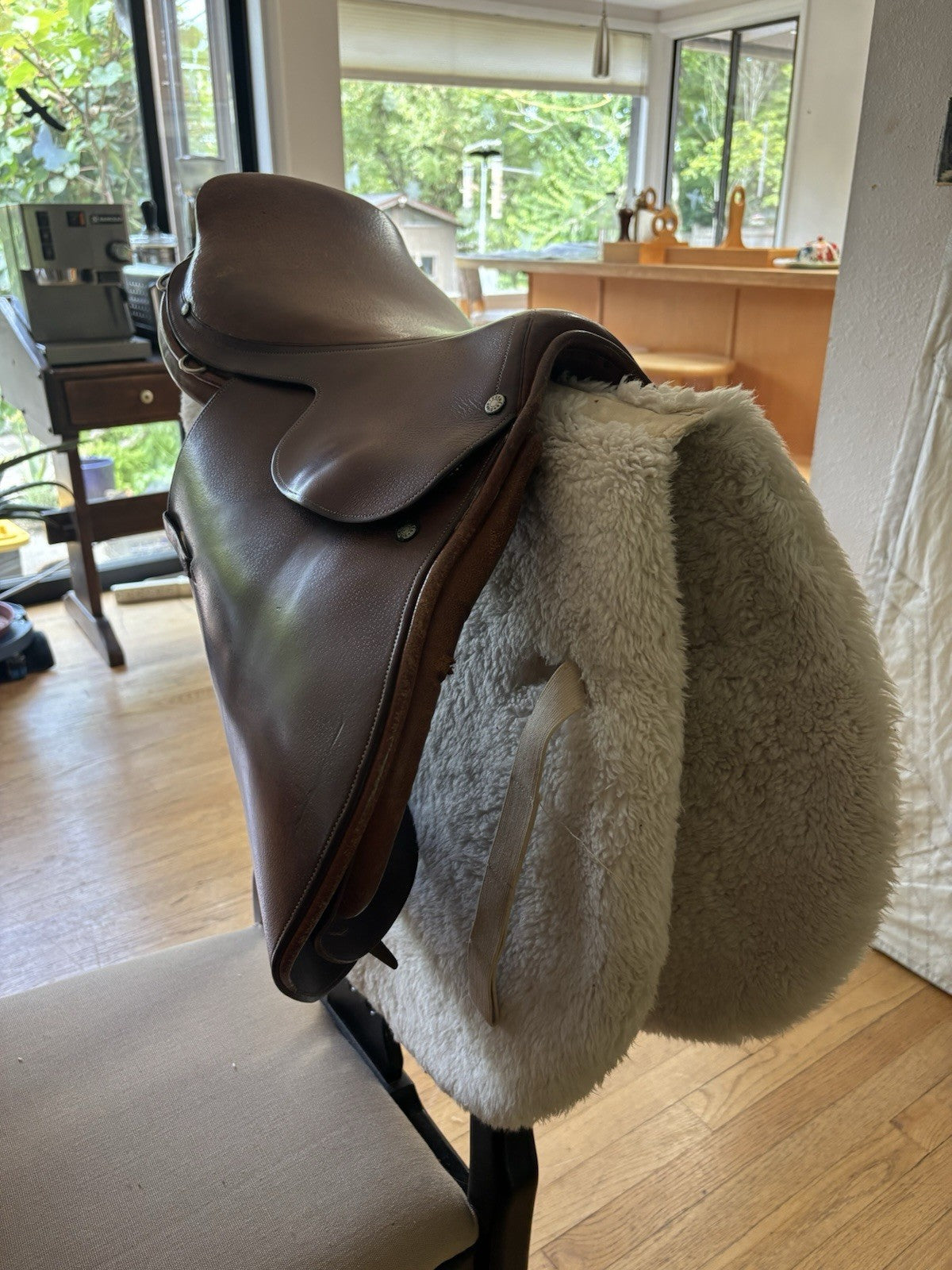 HERMÈS Paris Belgique Vintage Close Contact Jump Saddle 17.5 Rare Brown Leather