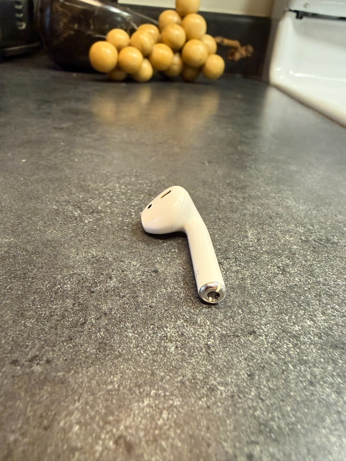 Apple AirPods Right Earbud A2032 OEM Replacement + Charging Case A1602 TESTED