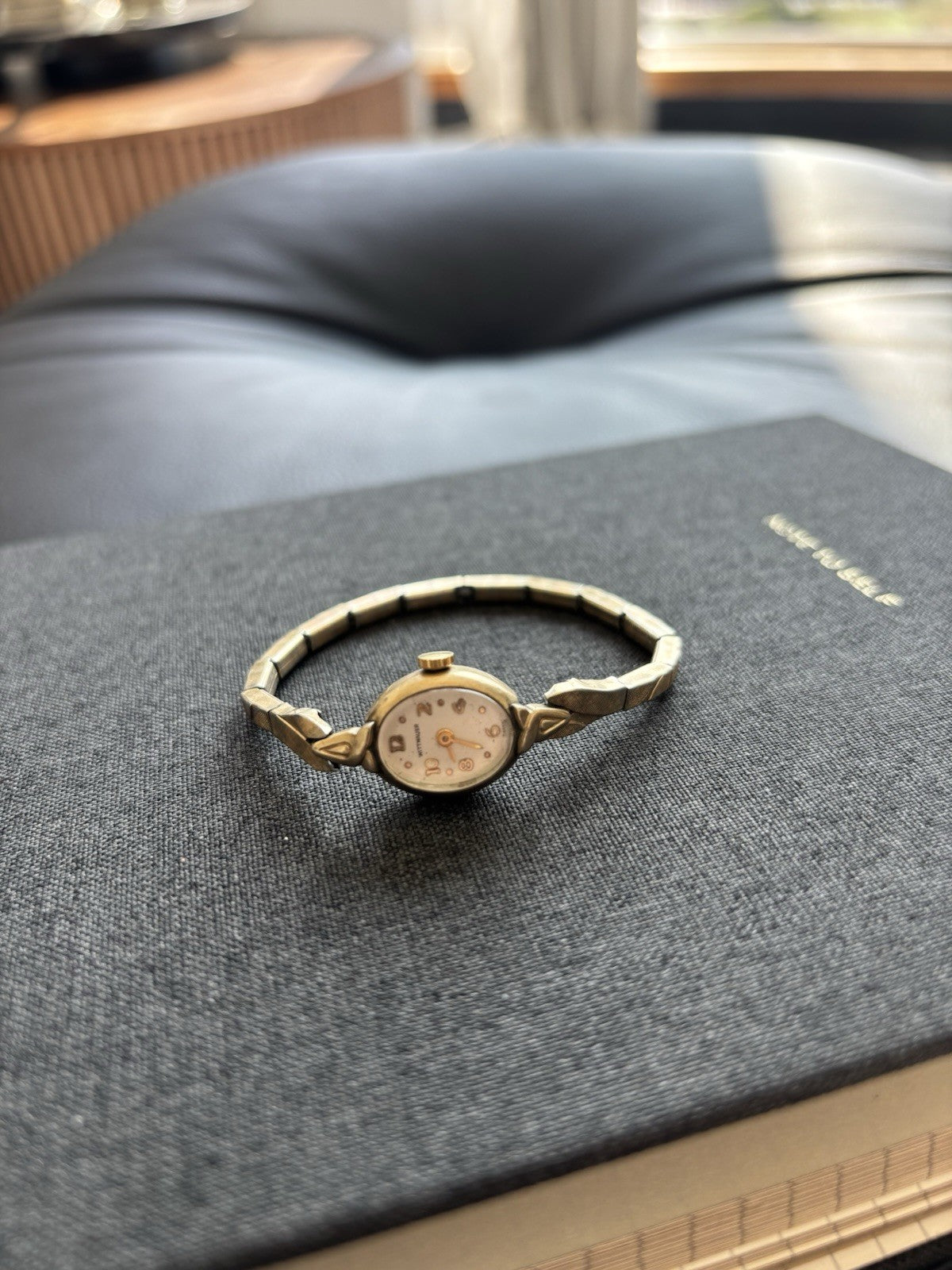 Vintage 1970’s WITTNAUER Women's Watch 10k Gold RGP Bezel Stainless Back