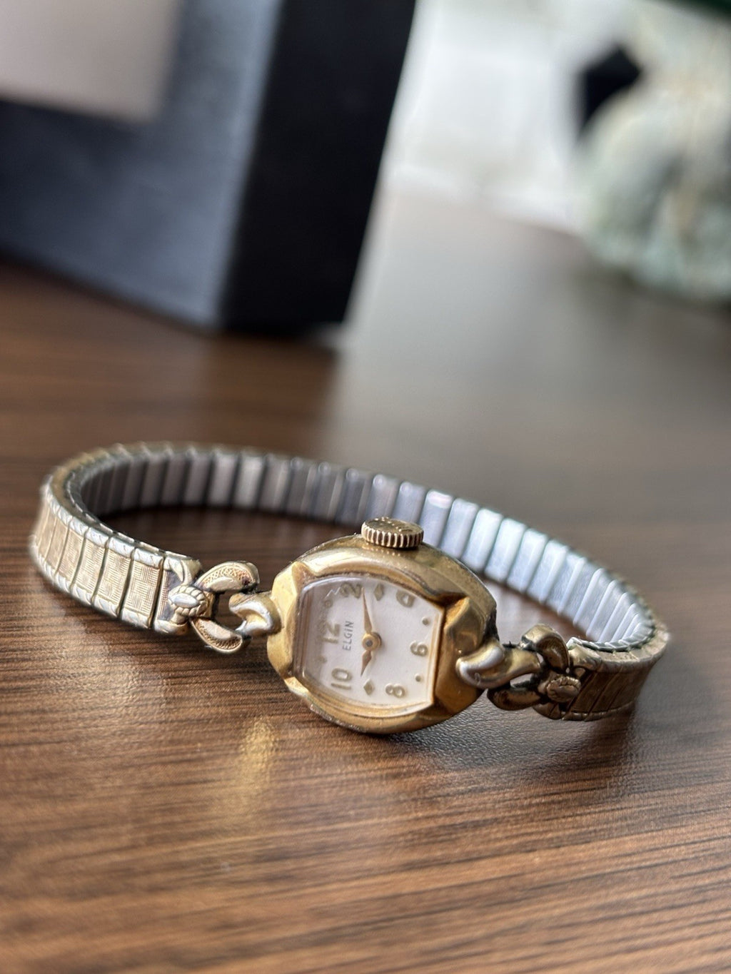 1943 ELGIN Vintage Watch Art Deco Women Manual Mechanical Sculpted Gold Bracelet