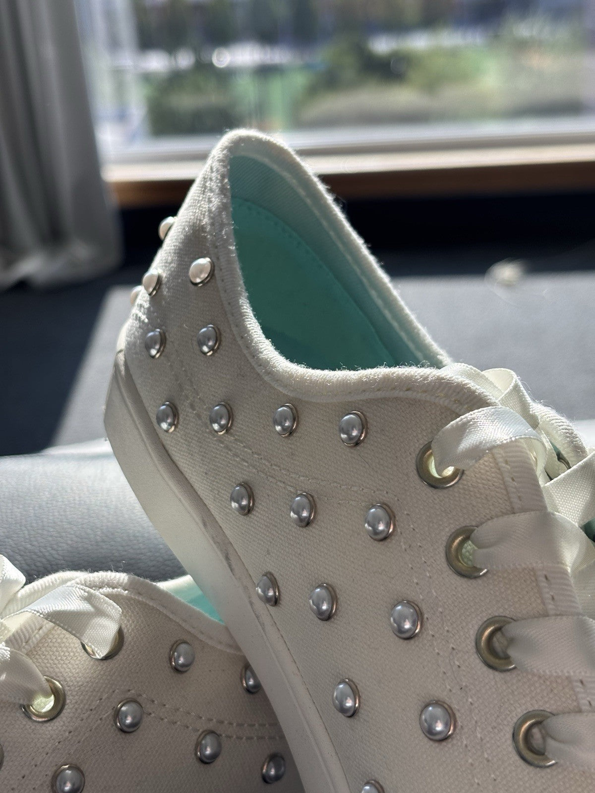 NEW Designer KATE SPADE New York White Pearl Sneakers Women’s SZ 7 (org $225)
