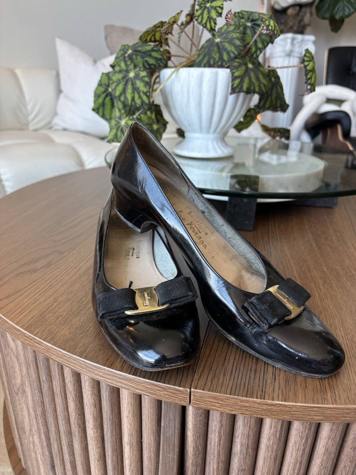 SALVATORE FERRAGAMO Vintage Italy Black Patent Leather Buckle Pumps Shoes US 8AA