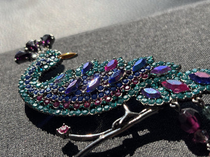 NWT Vintage Avon SP 2004 Dazzling Rhinestone Peacock Brooch Pin w/ Beaded Tail