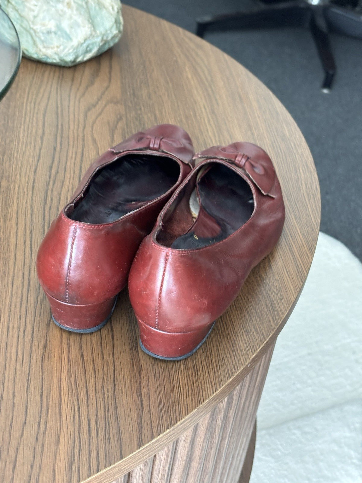 SALVATORE FERRAGAMO Vintage Italy Leather Maroon Bow Pumps Shoes 7.5 AA Narrow