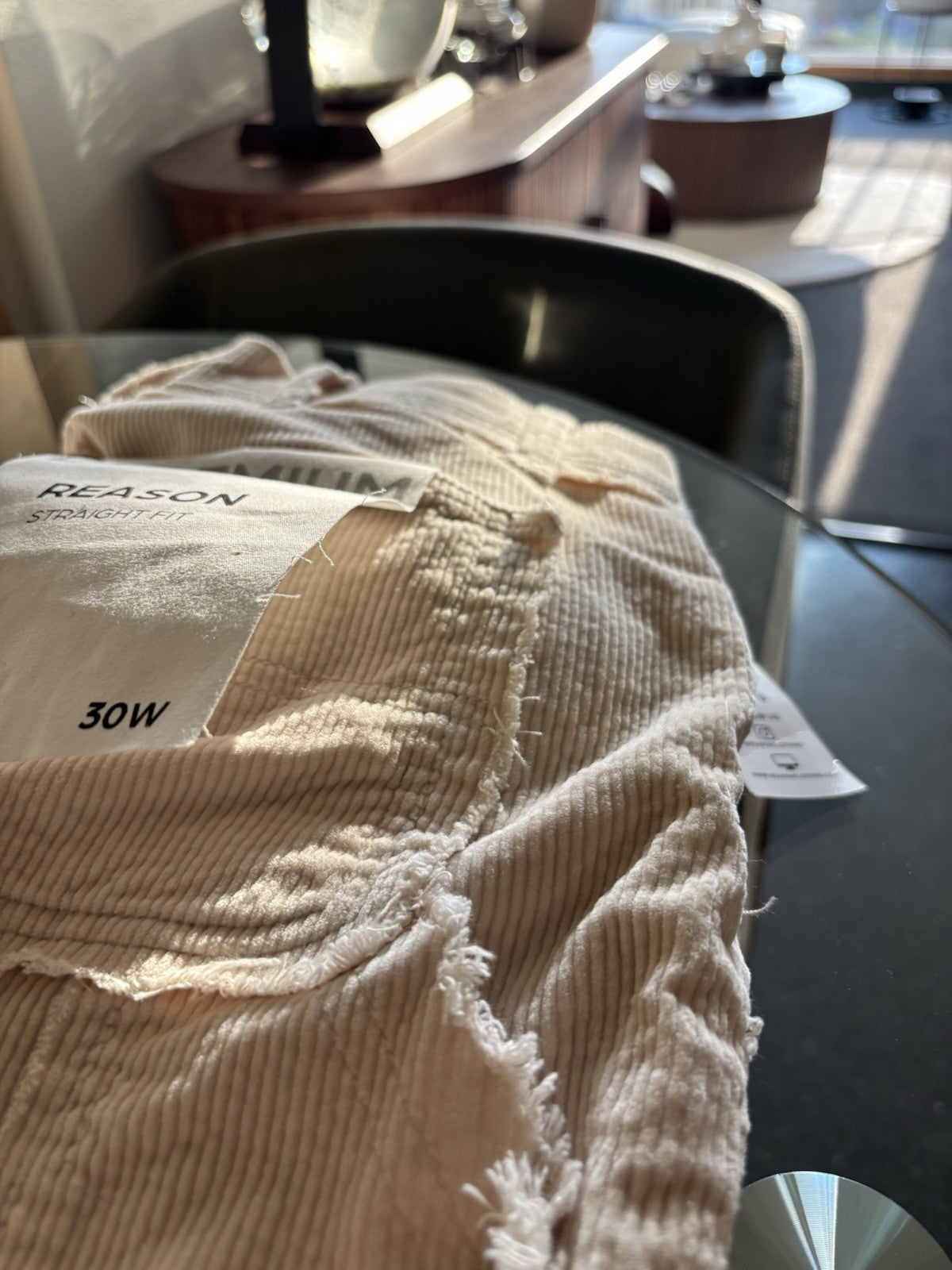 NWT REASON Mens Beige Distressed Pocket Premium Denim Straight Fit Jeans Size 30