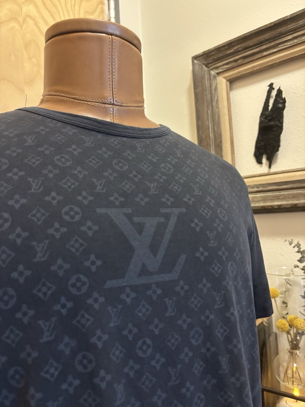 LOUIS VUITTON 2014 Monogram T-Shirt Black Tonal LV Logo Size Small (org $745)