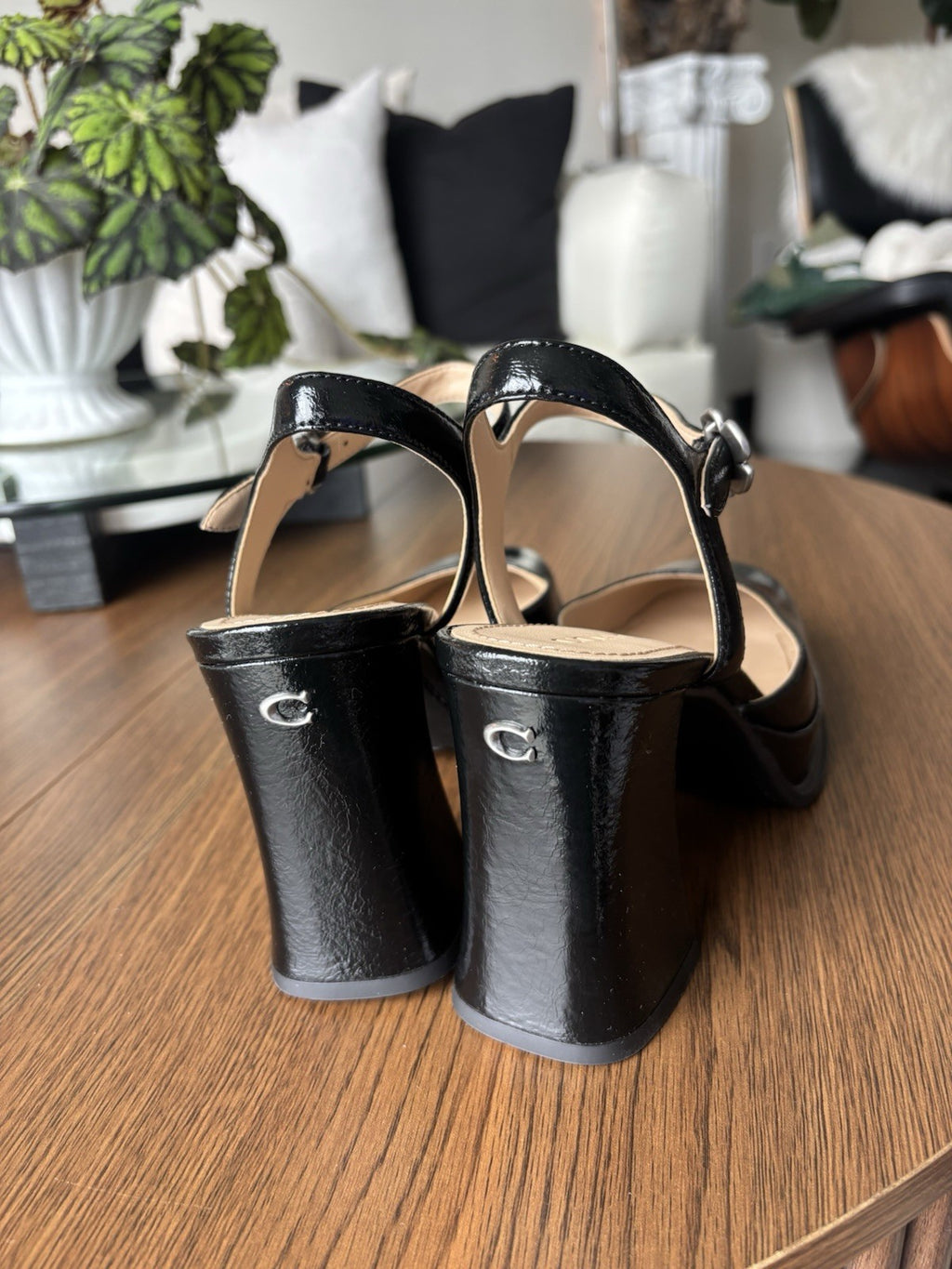COACH Designer Tea Rose Black Glazed Leather Block Heel Pump Size 6 (org $195)