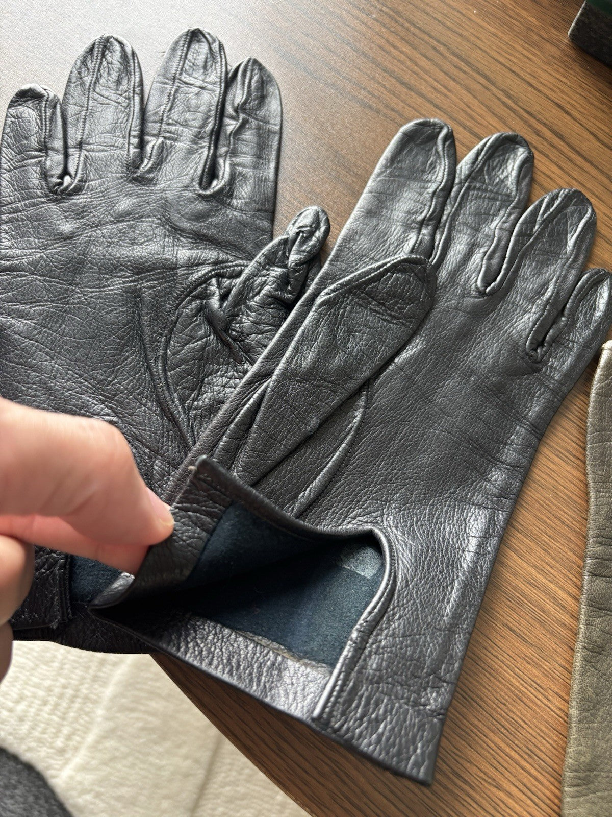 VINTAGE 1974 (2) Set Black Green Genuine Leather Driving Gloves Women’s Size 6.5