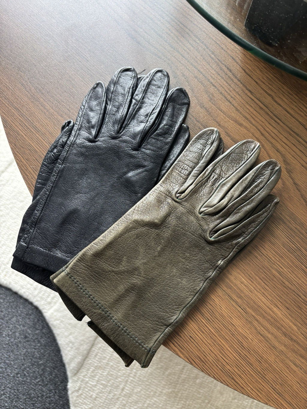 VINTAGE 1974 (2) Set Black Green Genuine Leather Driving Gloves Women’s Size 6.5