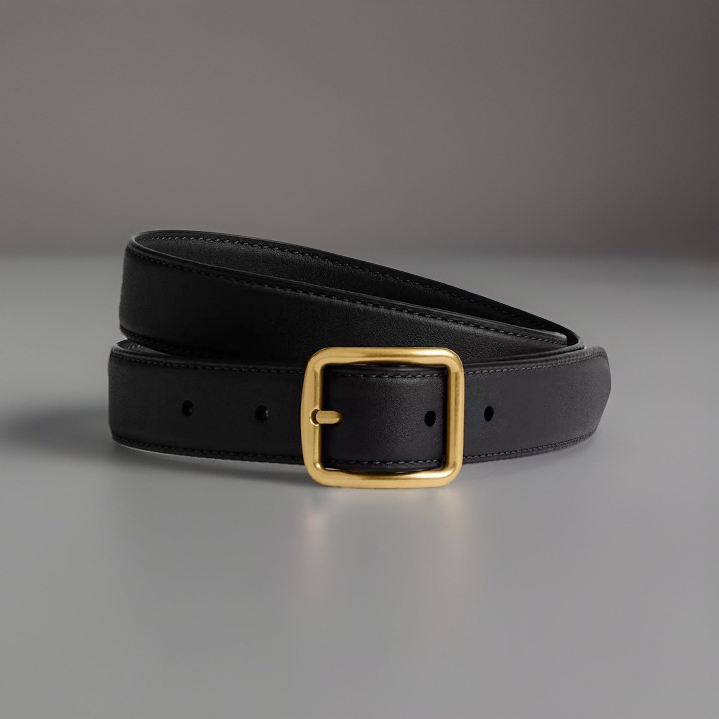 COACH Designer Belt Black Thin Leather Classic Gold Buckle Size 31-36 (org $195)