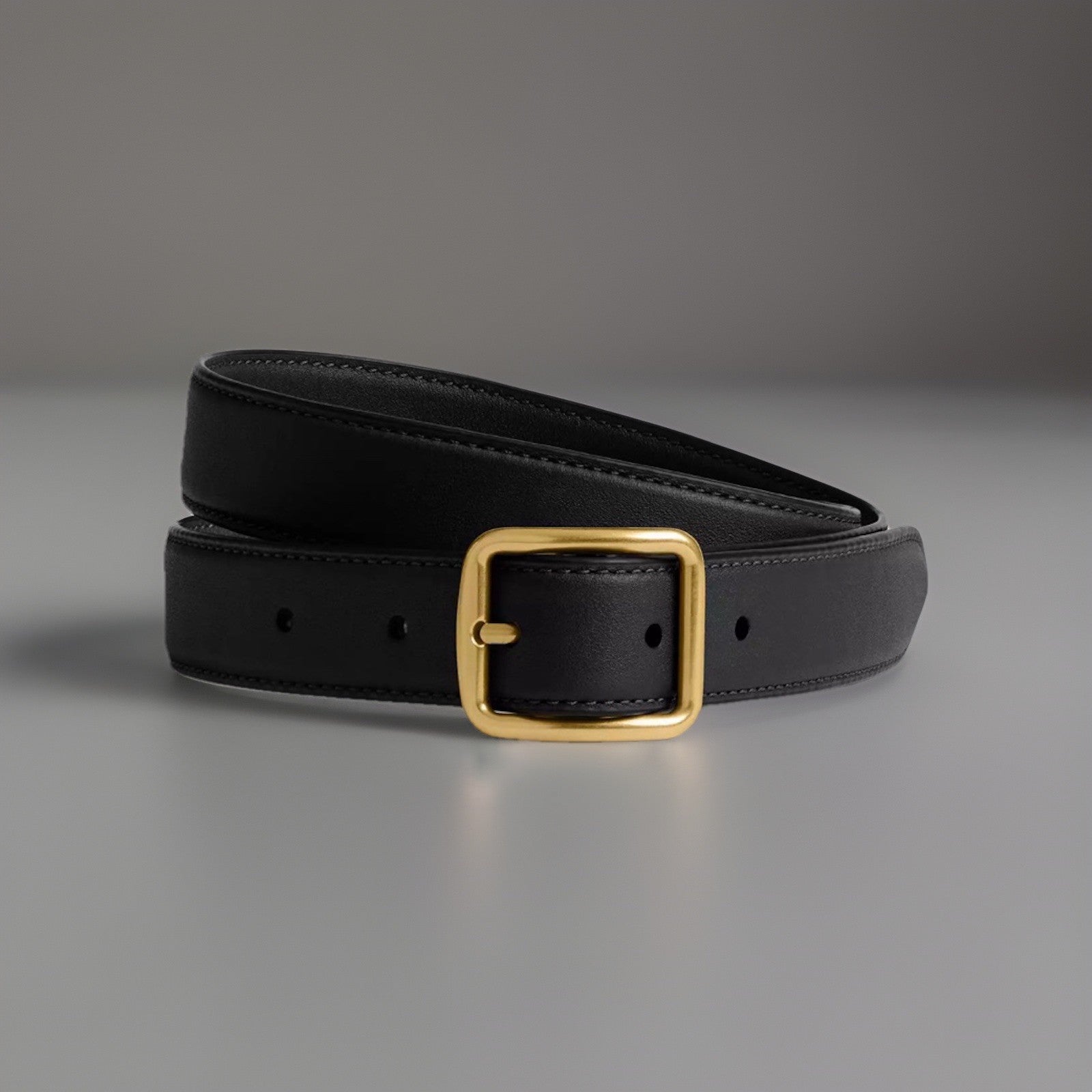 COACH Designer Belt Black Thin Leather Classic Gold Buckle Size 31-36 (org $195)