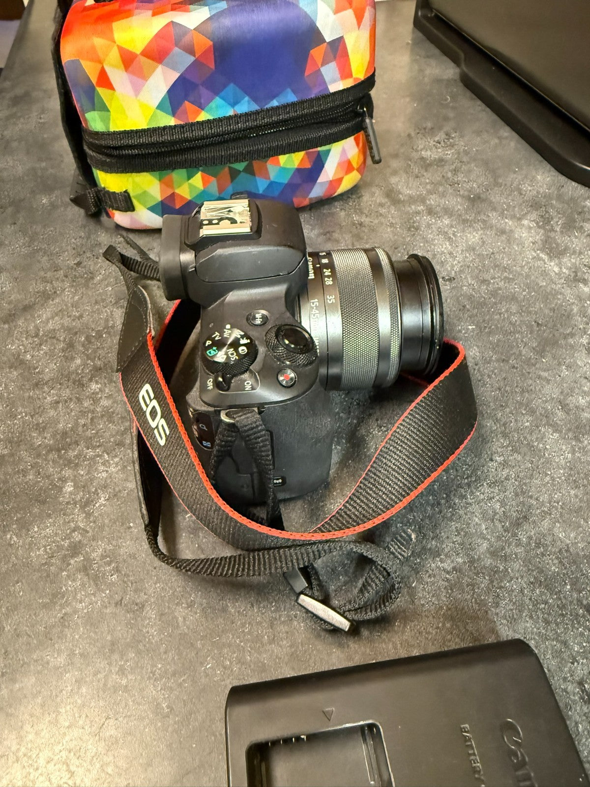 Canon EOS M50 Mirrorless Camera + 15–45mm Lens + Hard Case