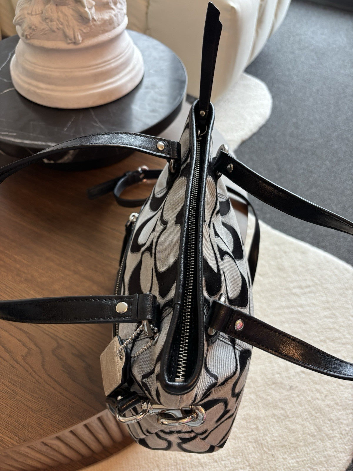 Designer COACH Brand Daisy Outline Signature Mia Crossbody F23940 Silver/Black