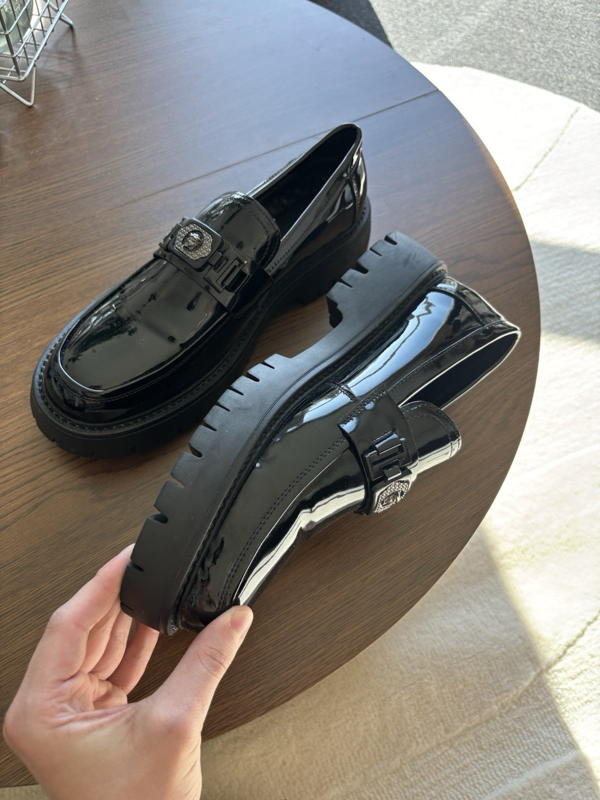 NEW Designer MEDUSA LOGO Black Patent Finish Dress Shoes Men Size 9.5 (org $685)