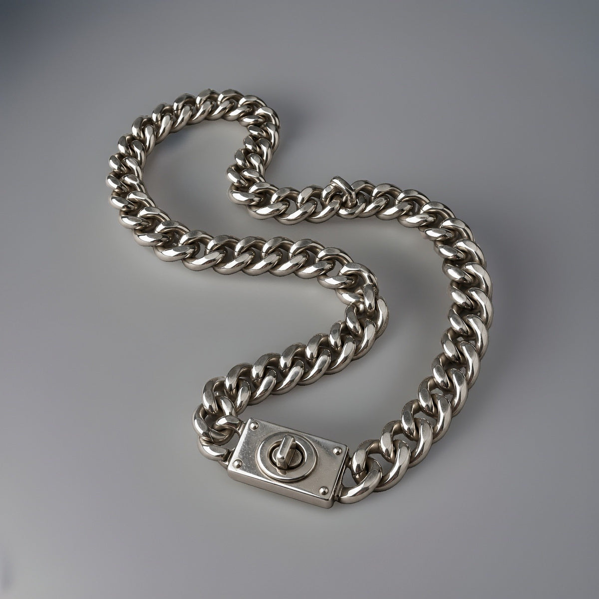 COACH 2005 Rare Vintage Sterling Silver Heavy Curb Chain Turnlock Necklace 20.5”