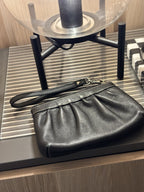 COACH Vintage 2005 Black Cow Leather Wristlet Silver Zip Pouch Contrast Stitch