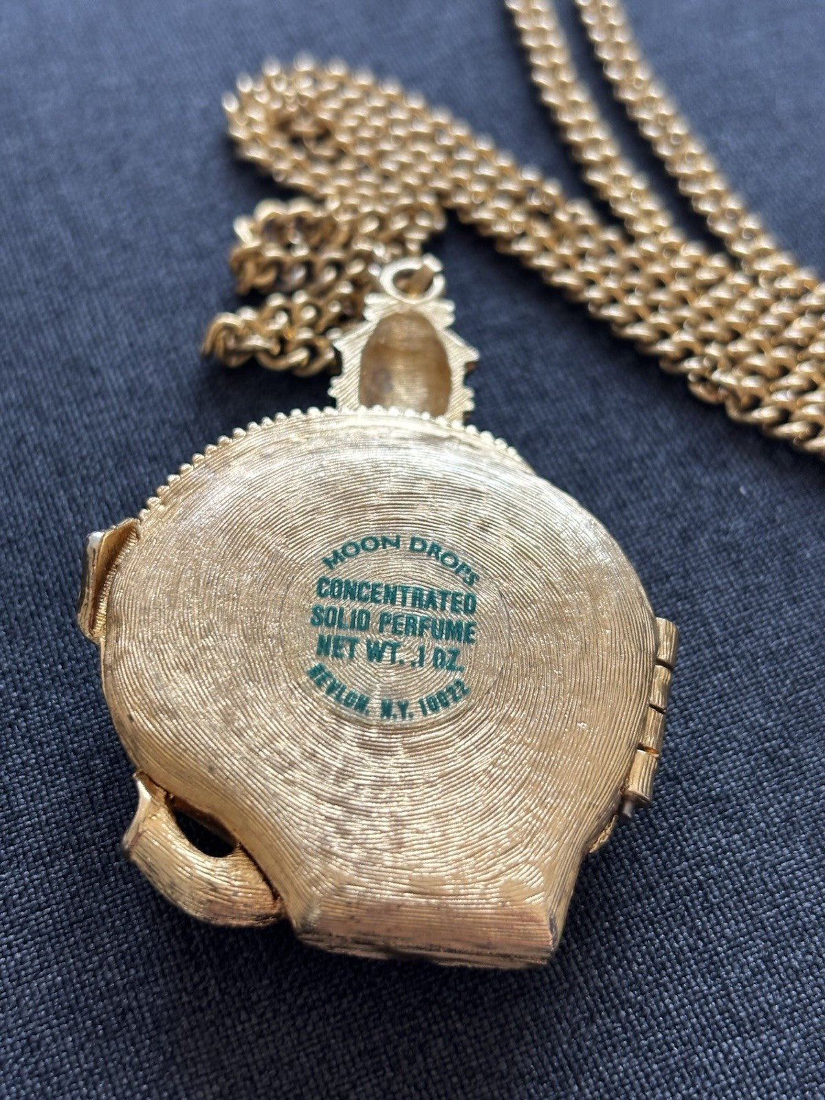 Vintage Elephant MOON DROPS Solid PERFUME COMPACT LOCKET Gold Tone Necklace