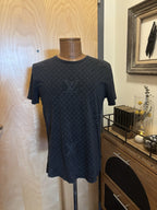 LOUIS VUITTON 2014 Monogram T-Shirt Black Tonal LV Logo Size Small (org $745)