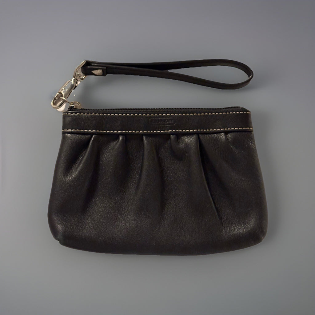 COACH Vintage 2005 Black Cow Leather Wristlet Silver Zip Pouch Contrast Stitch