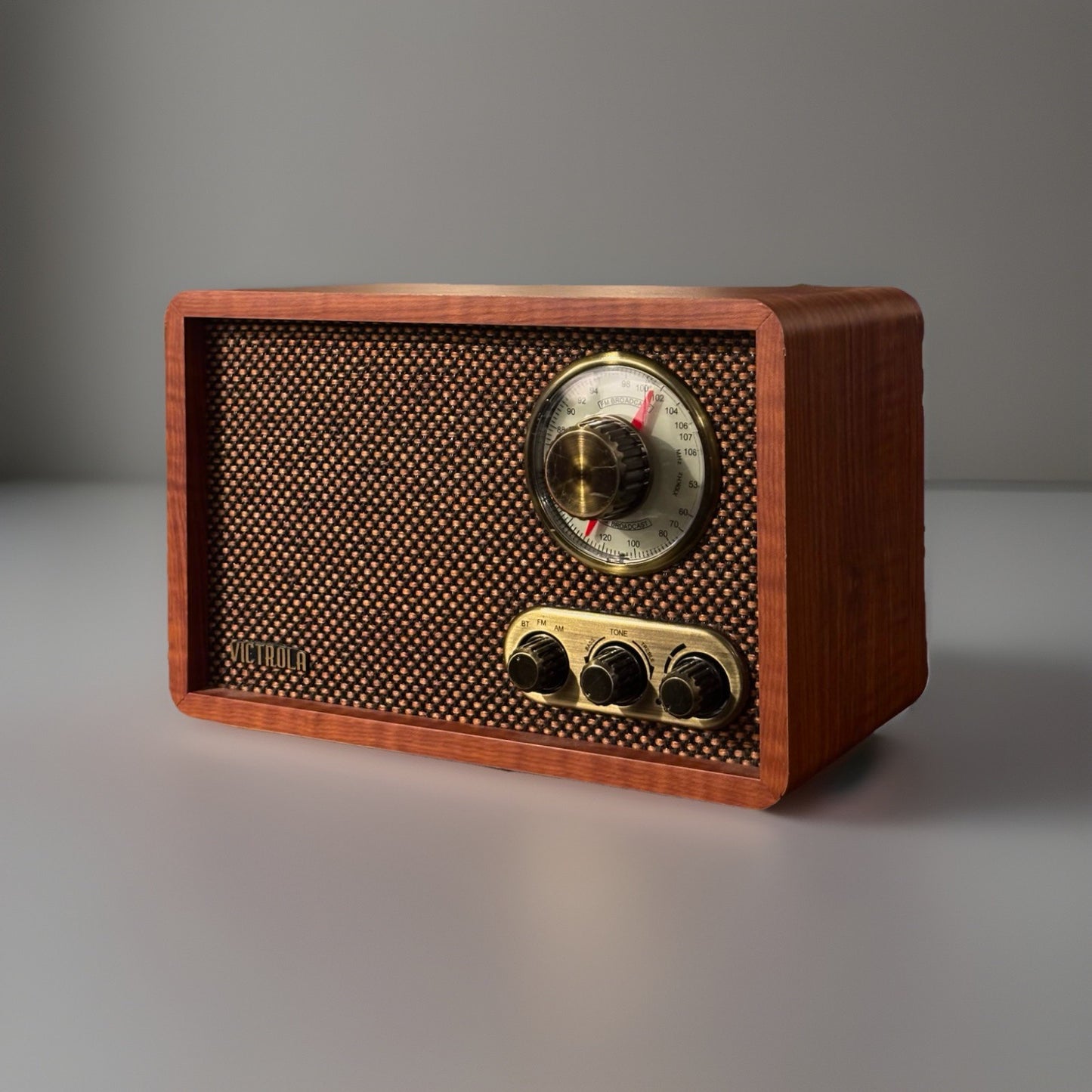 VICTROLA Retro Wood Bluetooth Wireless Speaker Radio Vintage Design (org $110)